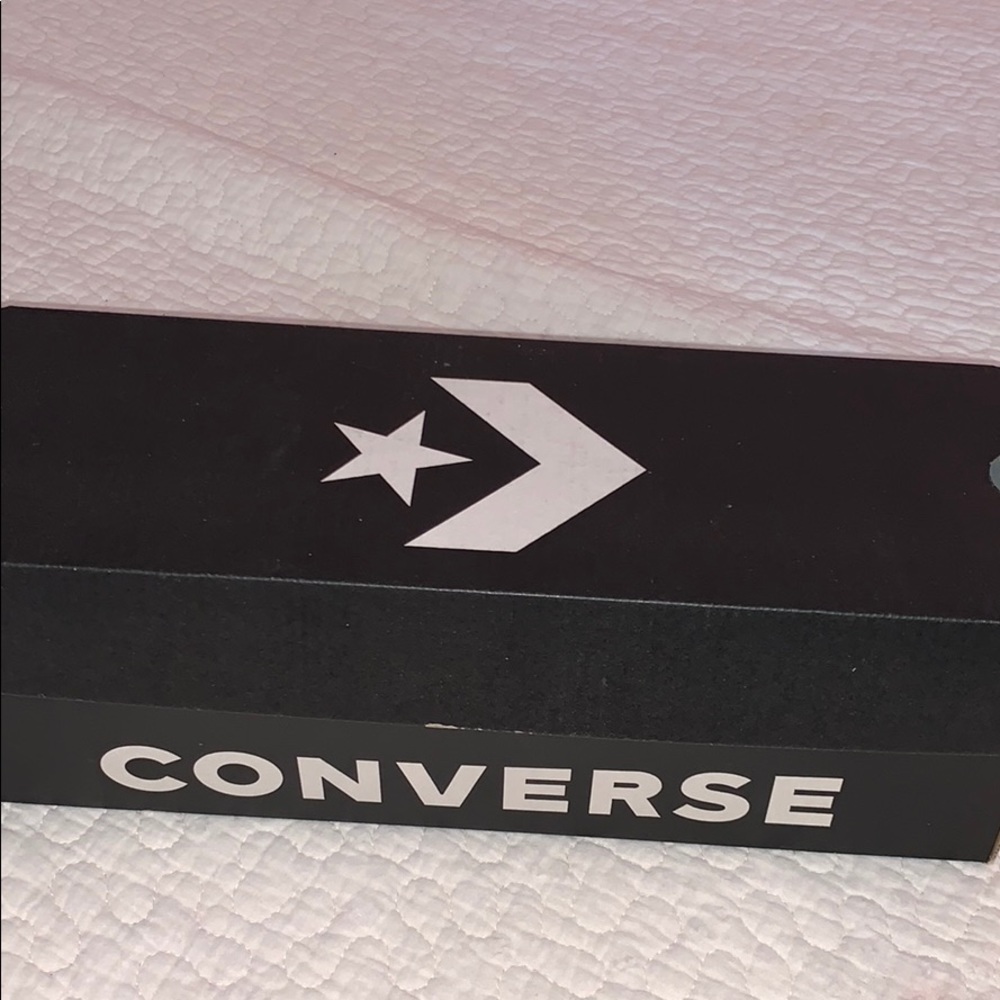 Converse - Picture 2 of 2